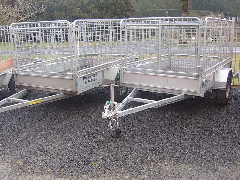 8 x 5  trailer with cage